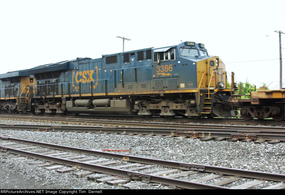 CSX 3386 on I015